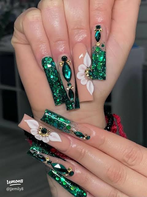 Glossy Glitter Emerald Glitter and Rhinestone Coffin Glossy Glitter Emerald Glitter and Rhinestone Coffin — Emerald Green Nails