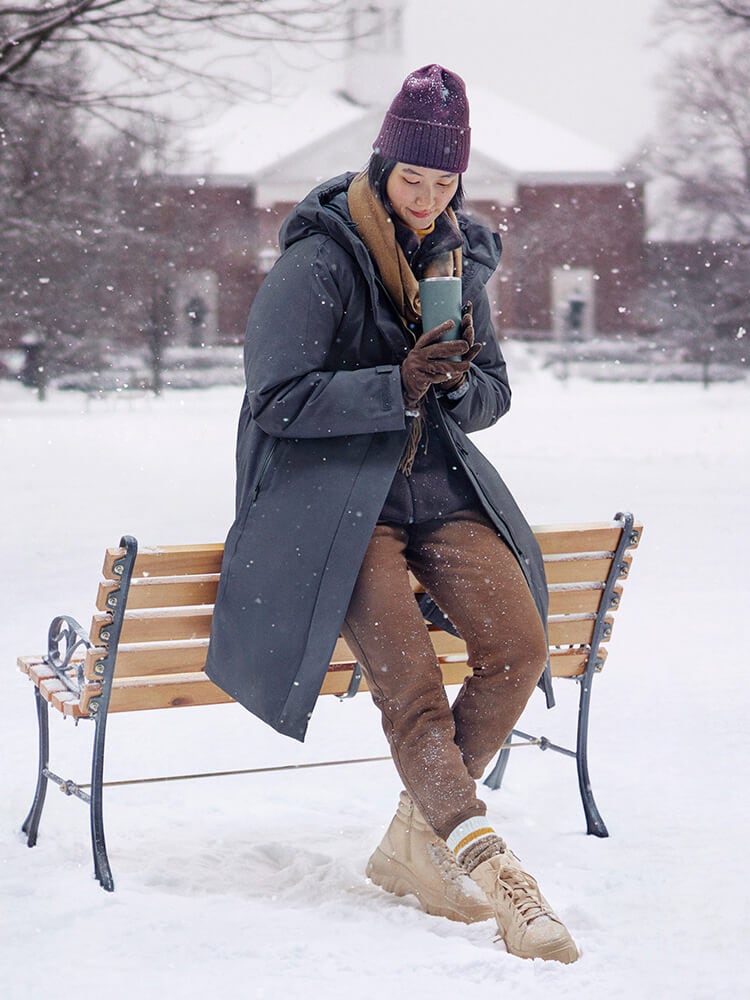 Outdoor Adventure Ready: Dark Grey Puffer with Joggers — Winter Puffer Jacket Outfits