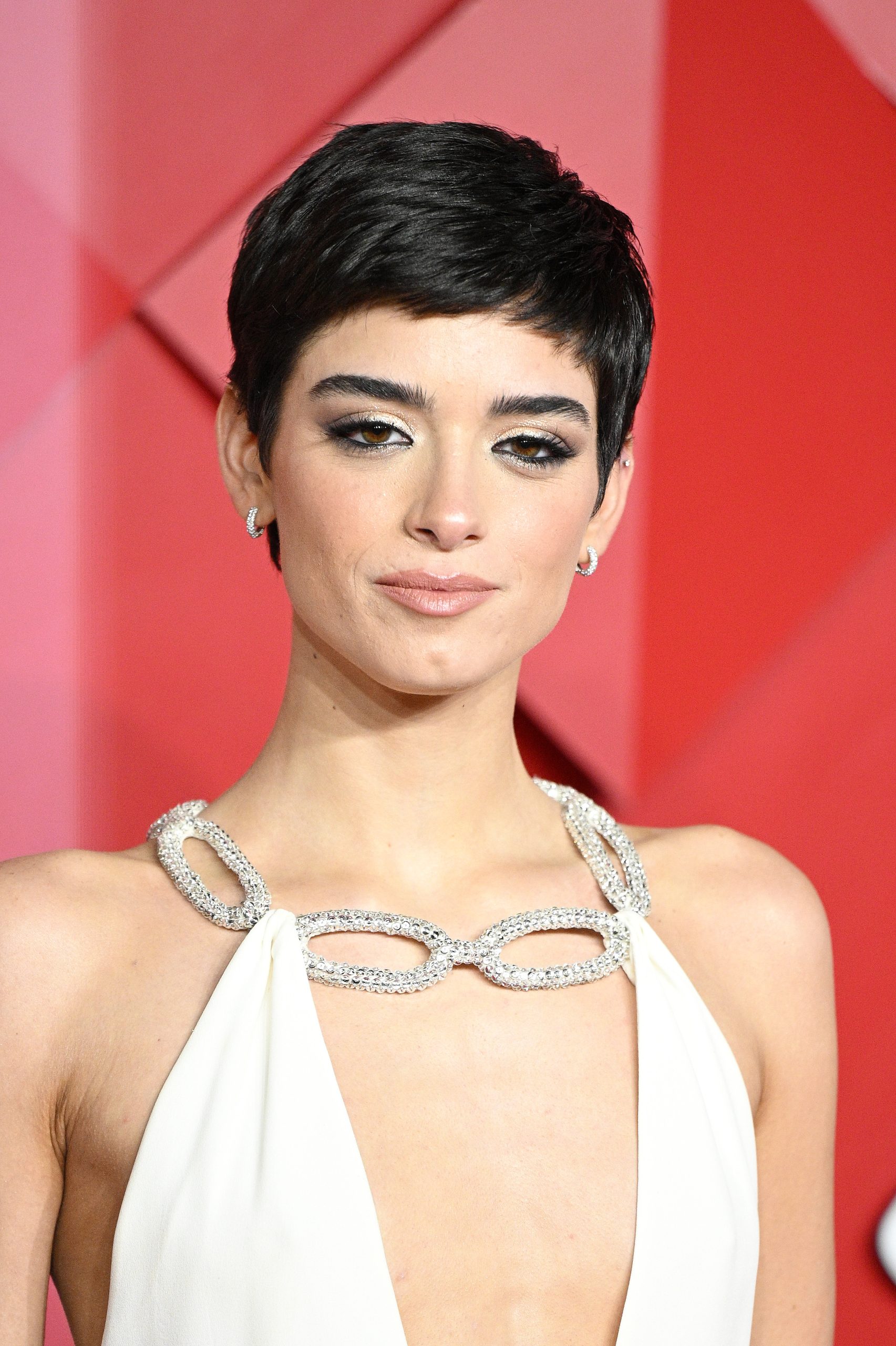 Ear Spiky Black Pixie With Choppy Bangs Ear Spiky Black Pixie With Choppy Bangs — Winter Pixie Haircuts