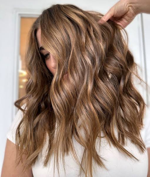 Mid-Back Medium Brown With Caramel Balayage Mid-Back Medium Brown With Caramel Balayage — Low Maintenance Winter Hair Colors