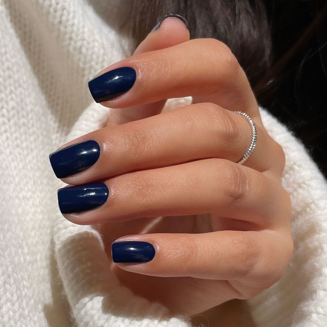 Deep Glossy Navy Blue Deep Glossy Navy Blue — Short Winter Gel Nails