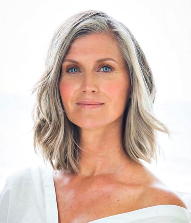 Wavy Gray Blowout with Silver Highlights Wavy Gray Blowout with Silver Highlights — Winter Haircuts for Gray Hair