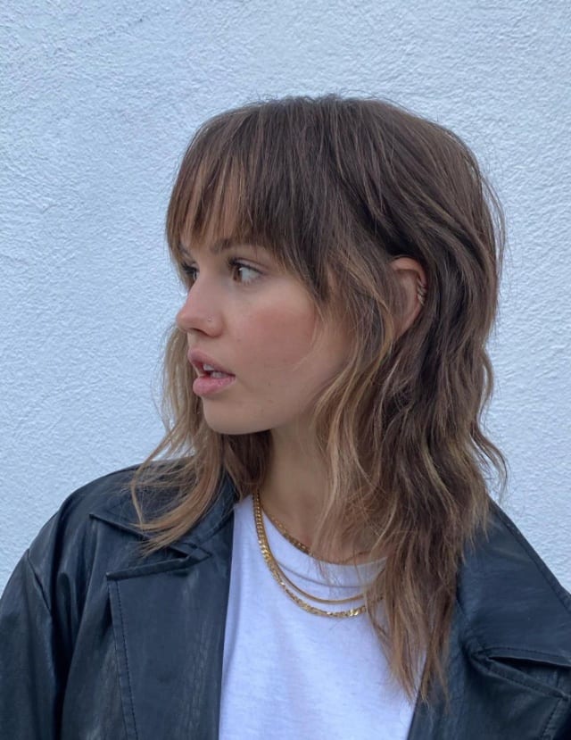 Collarbone Dark Brown Shag With Textured Layers Collarbone Dark Brown Shag With Textured Layers — Winter Shag Haircuts