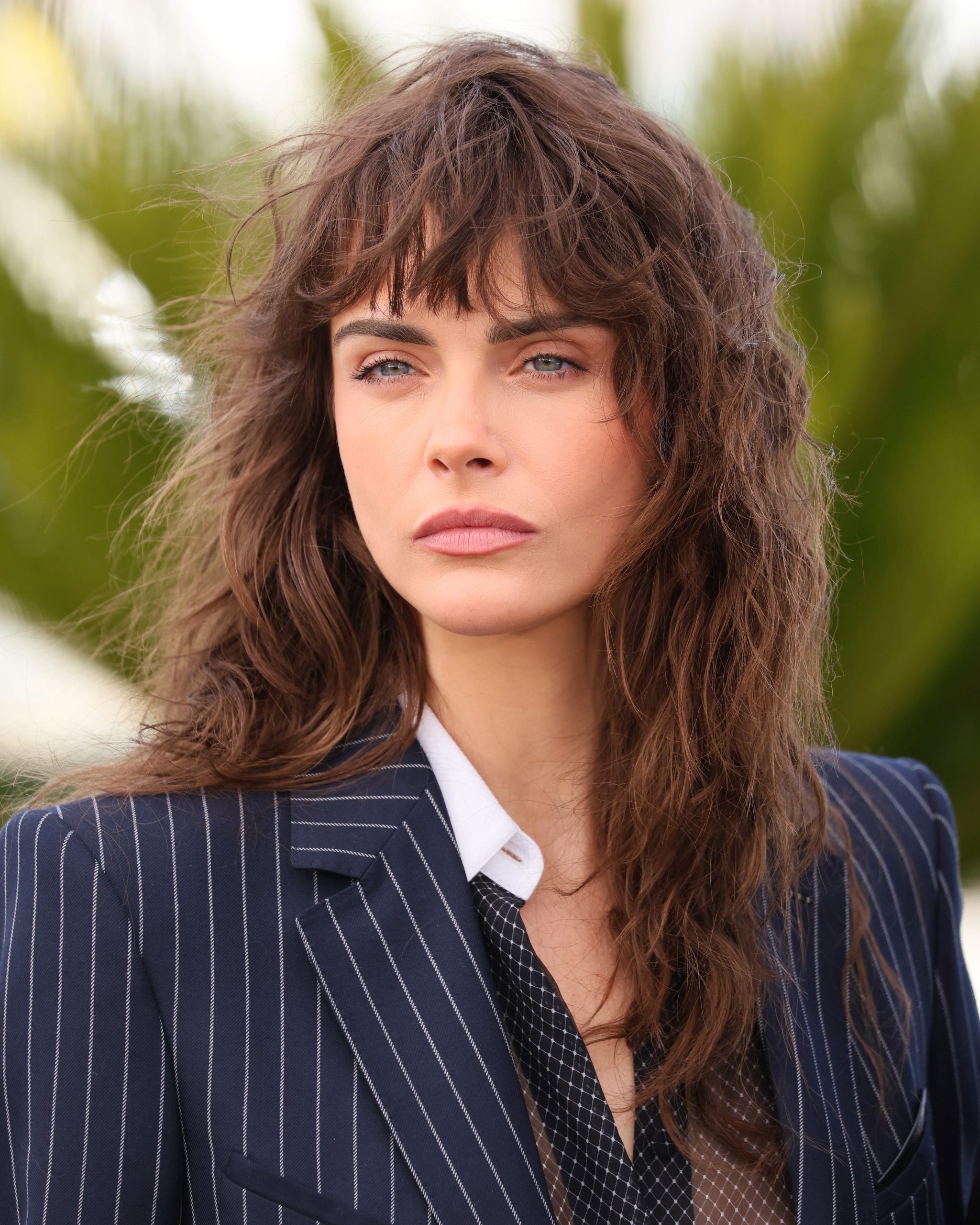 Mid-Back Layers With Choppy Bangs — Winter Haircuts with Bangs