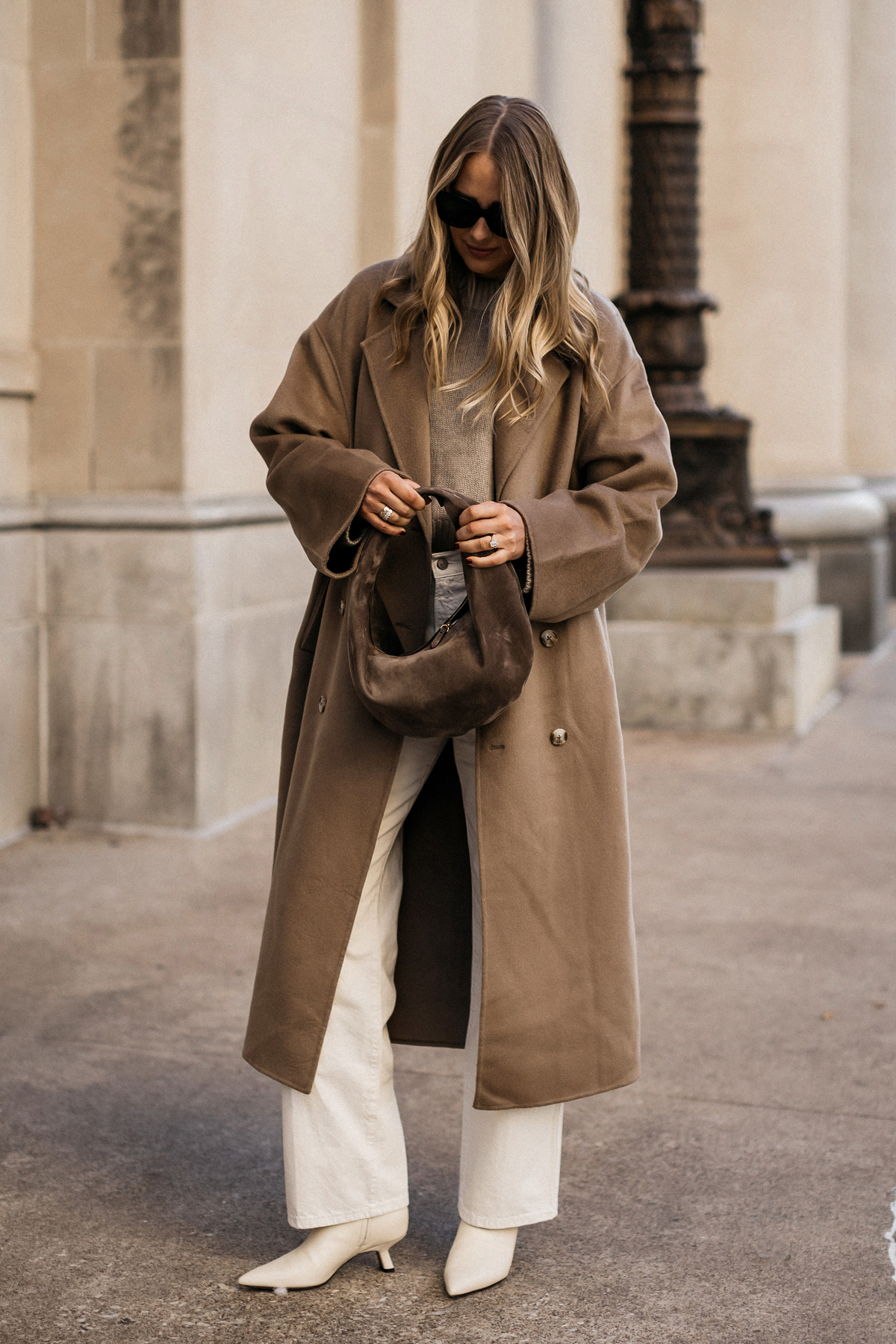 Oversized Brown Coat and Wide-Leg Pants for Chic City Style Oversized Brown Coat and Wide-Leg Pants for Chic City Style — Winter Outfits