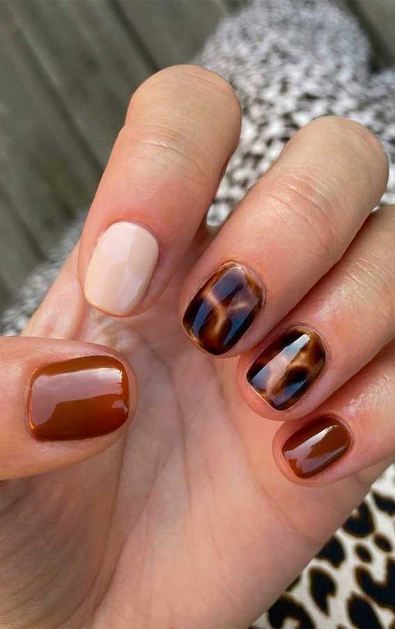 Tortoiseshell Inspired Nails Tortoiseshell Inspired Nails — Short Winter Gel Nails