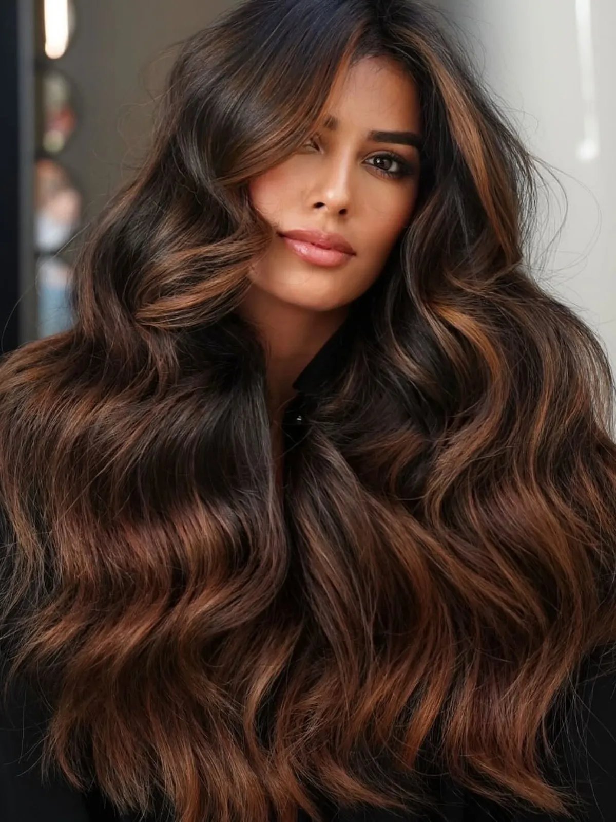 Mid-Back Dark Brown With Warm Caramel Highlights Mid-Back Dark Brown With Warm Caramel Highlights — Low Maintenance Winter Hair Colors