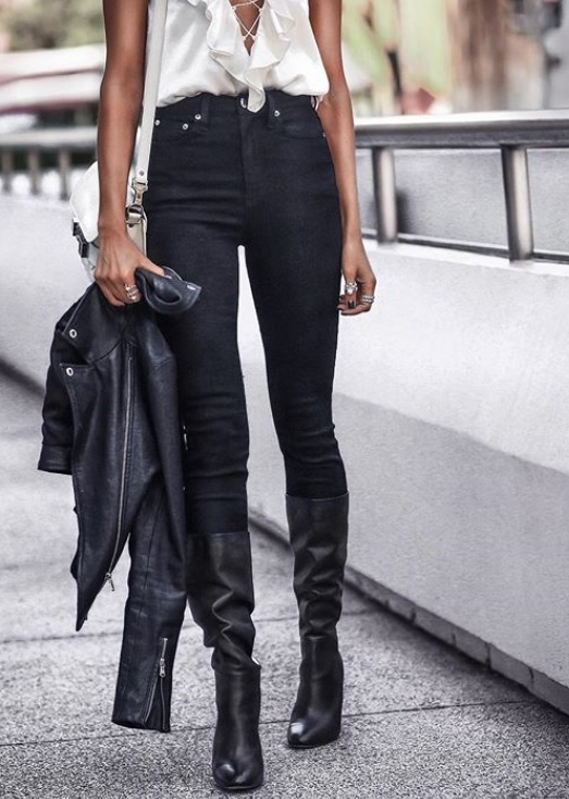 Ruffled Blouse and Skinny Jeans with Pointed-Toe Slouchy Boots Ruffled Blouse and Skinny Jeans with Pointed-Toe Slouchy Boots — Slouchy Boots Outfits