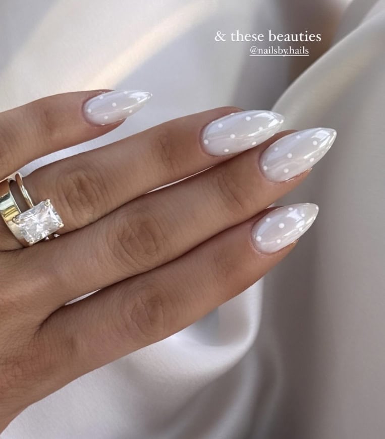 White Dots On All Nails Milky White Dots on Medium Almond Nails White Dots On All Nails Milky White Dots on Medium Almond Nails — Milky White Nails