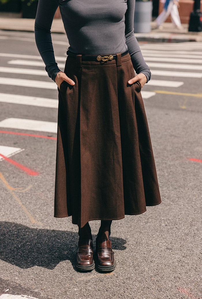 Midi Skirt and Loafers for a Chic Everyday Look Midi Skirt and Loafers for a Chic Everyday Look — Winter Outfits for Petite Women