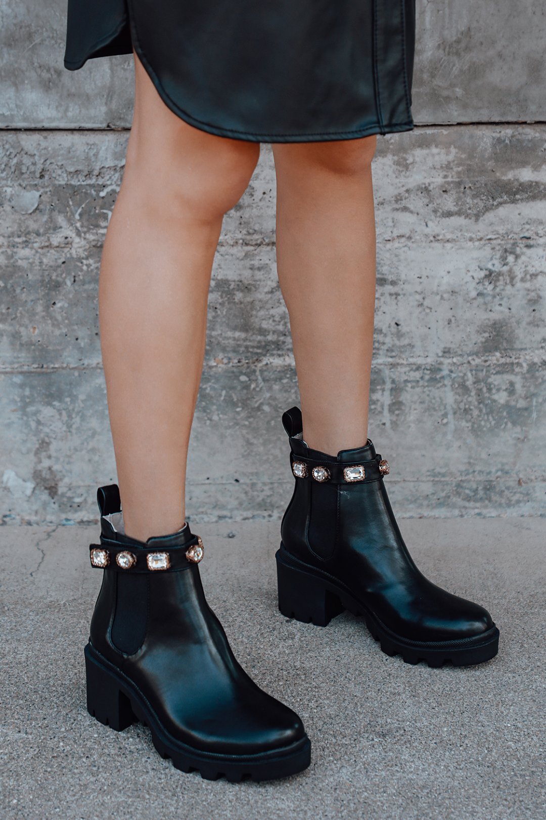 Edgy Night Out with Jeweled Chelsea Boots Edgy Night Out with Jeweled Chelsea Boots — Winter Boots Outfits