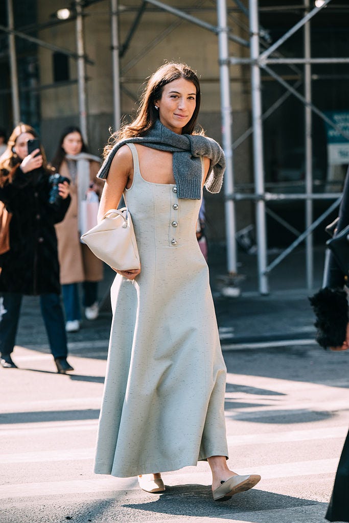 Light Green A-Line Dress with Grey Scarf for an Elegant Fall Look Light Green A-Line Dress with Grey Scarf for an Elegant Fall Look — Fall to Winter Outfits