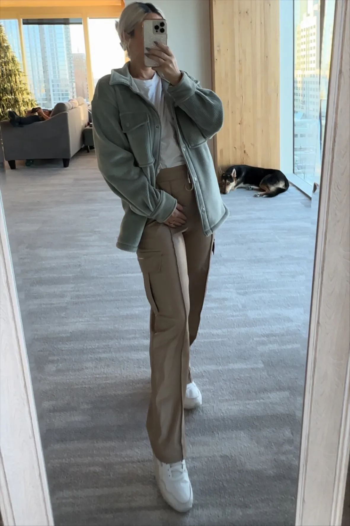 Relaxed Winter Maternity Outfit with a Fleece Shacket — Winter Maternity Outfits