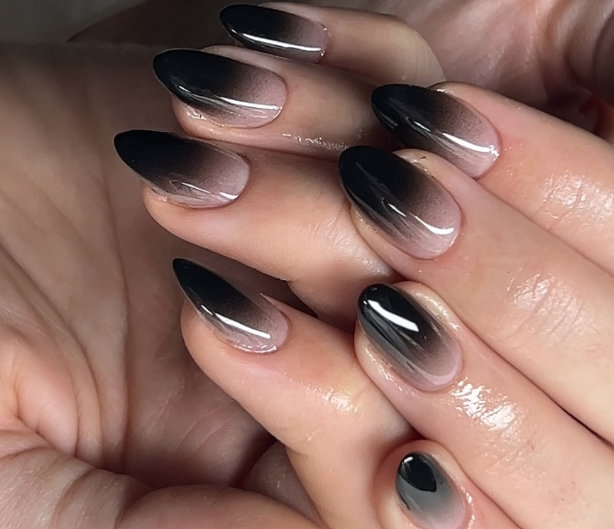 Black to Nude Ombre Almond Nails Black to Nude Ombre Almond Nails — Short Winter Nails