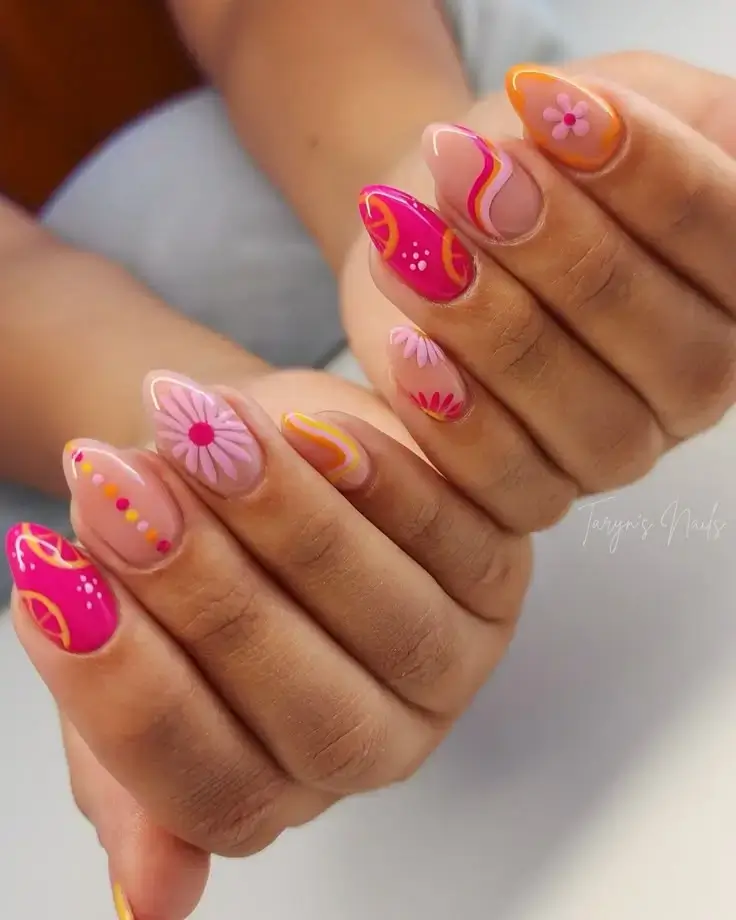 Retro Wavy Lines on Almond Nails Retro Wavy Lines on Almond Nails — nail art ideas