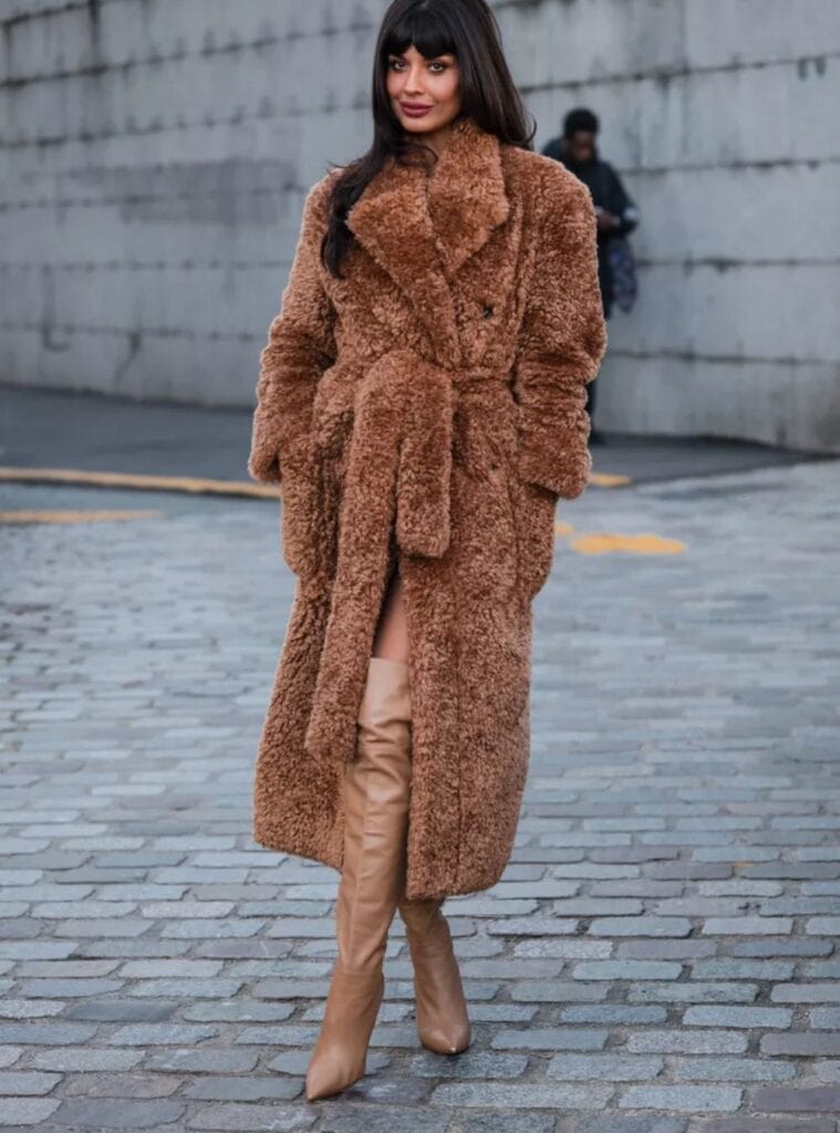 Cozy Belted Teddy Coat with Knee-High Boots Cozy Belted Teddy Coat with Knee-High Boots — Chicago Winter Outfits