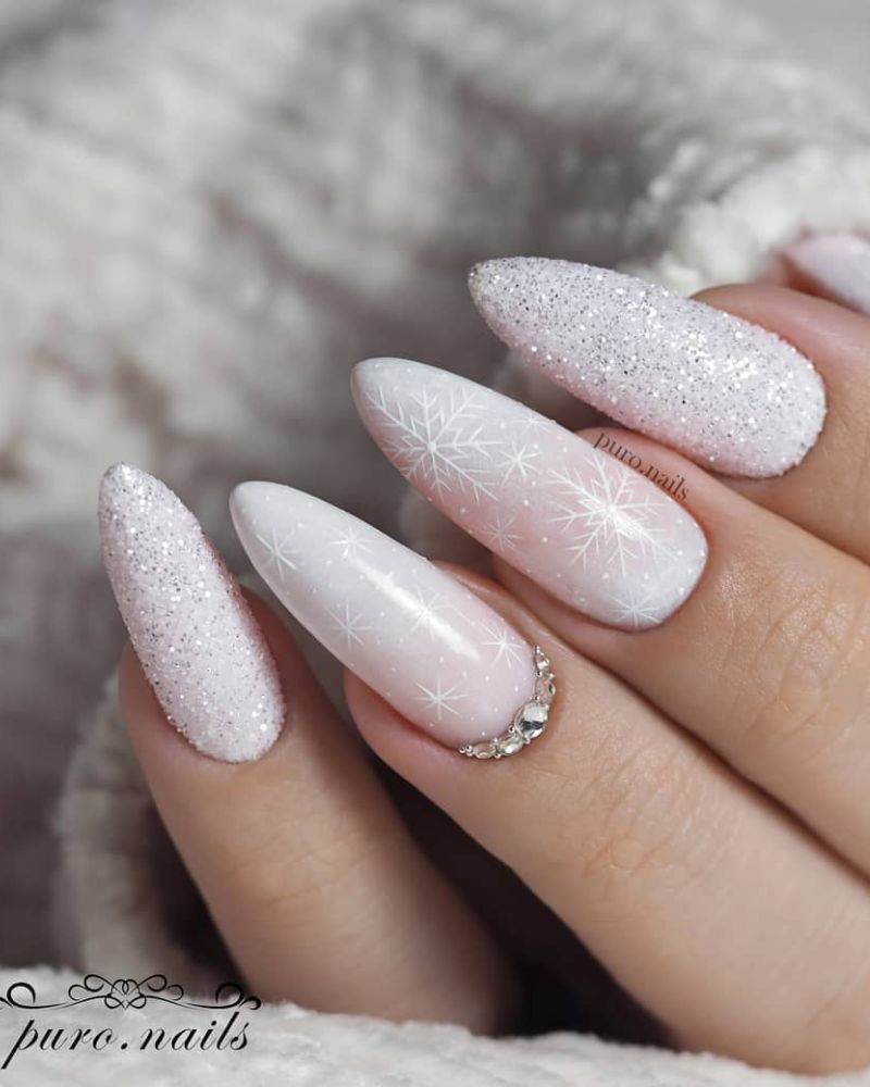 Sparkling Snowflakes & Glitter Stilettos Sparkling Snowflakes & Glitter Stilettos — Long Winter Nails