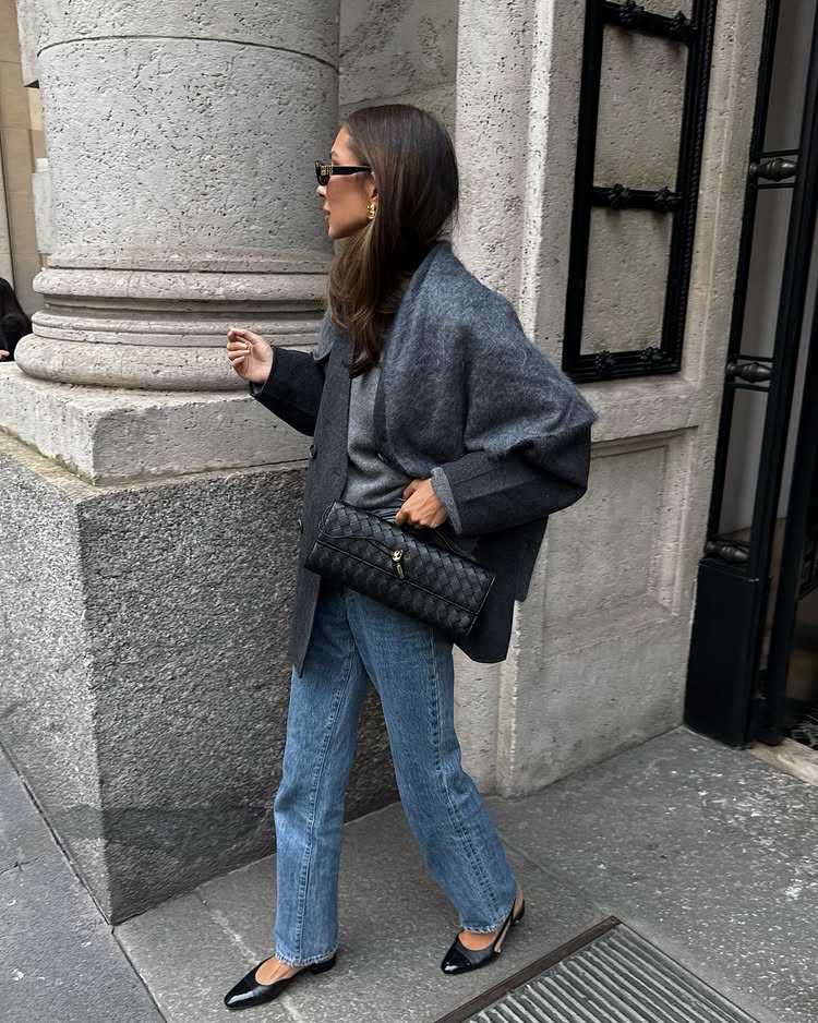 Oversized Blazer Adds Structure to Casual Denim Oversized Blazer Adds Structure to Casual Denim — Classy Winter Outfits