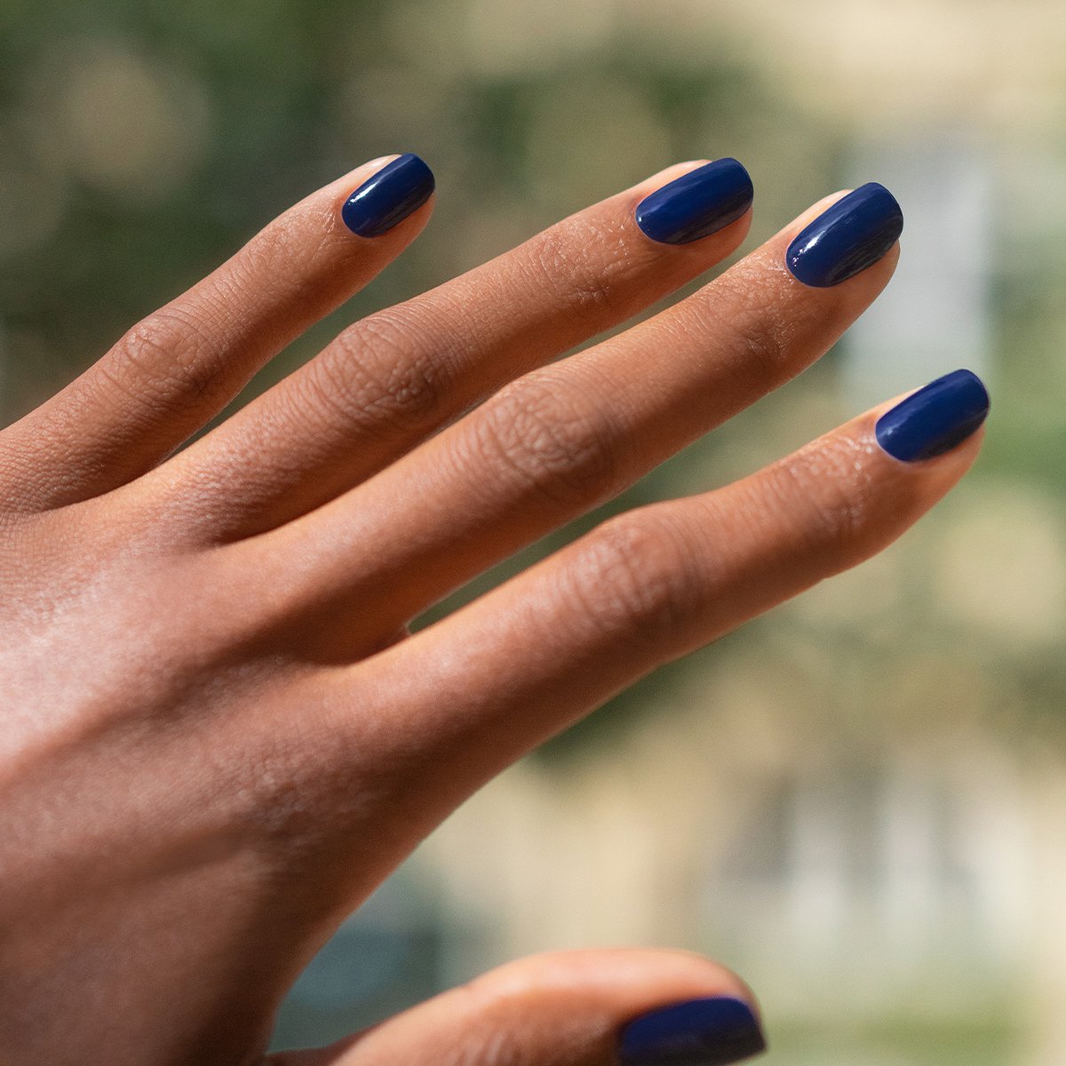 Short Oval Navy Floral Accents Short Oval Navy Floral Accents — Navy Blue Nails