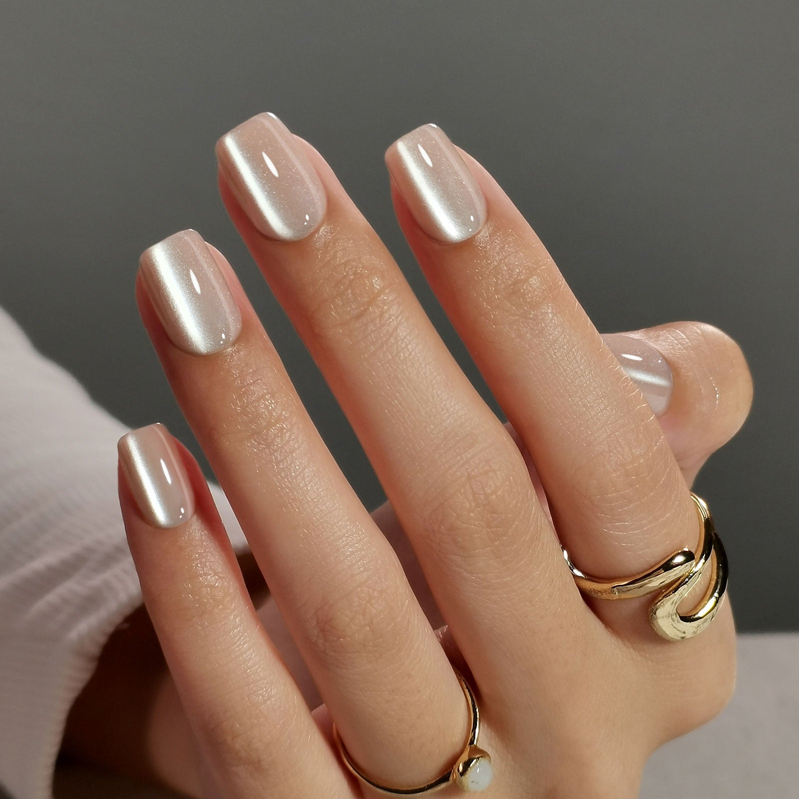 Cat Eye Visual Idea Cat Eye Visual Idea — Short Winter Square Nails