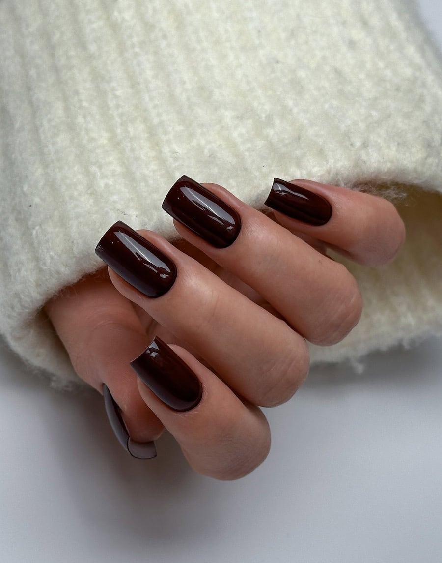 Deep Dark Brown Glossy Deep Dark Brown Glossy — Short Winter Acrylic Nails
