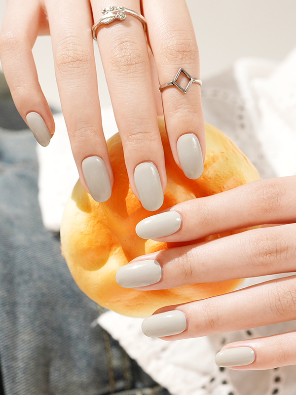 Solid Light Grey Glossy Oval Solid Light Grey Glossy Oval — short nail designs