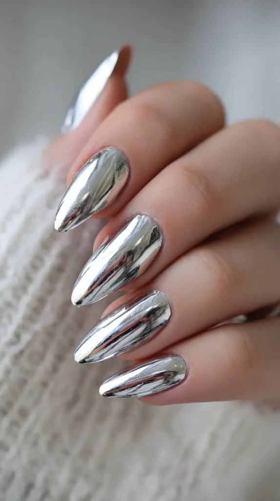Medium Stiletto Seamless Chrome Medium Stiletto Seamless Chrome — Silver Chrome Nails