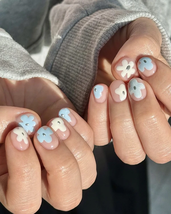 Chubby Floral Pastel Round Nails Chubby Floral Pastel Round Nails — Winter to Spring Transition Nails