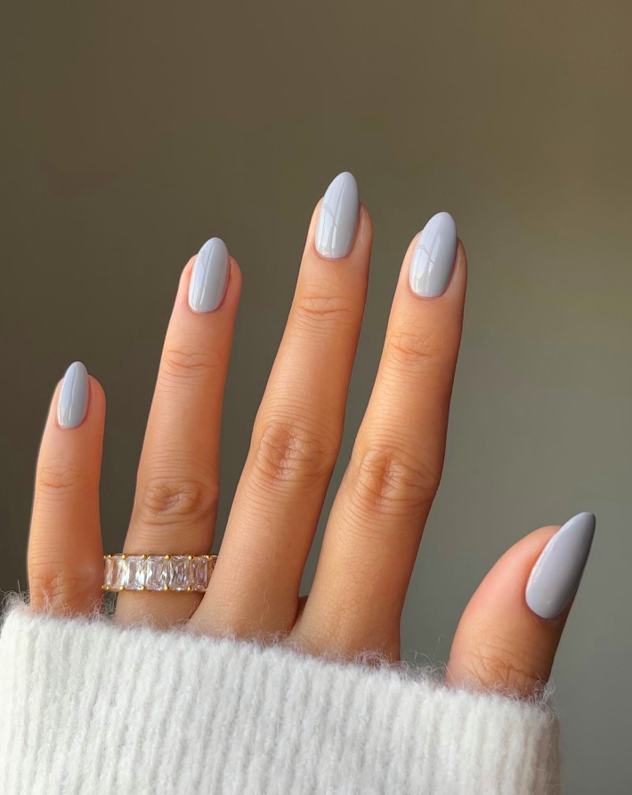 Cool Grey with Diagonal Line Detail Cool Grey with Diagonal Line Detail — Pastel Winter Nails
