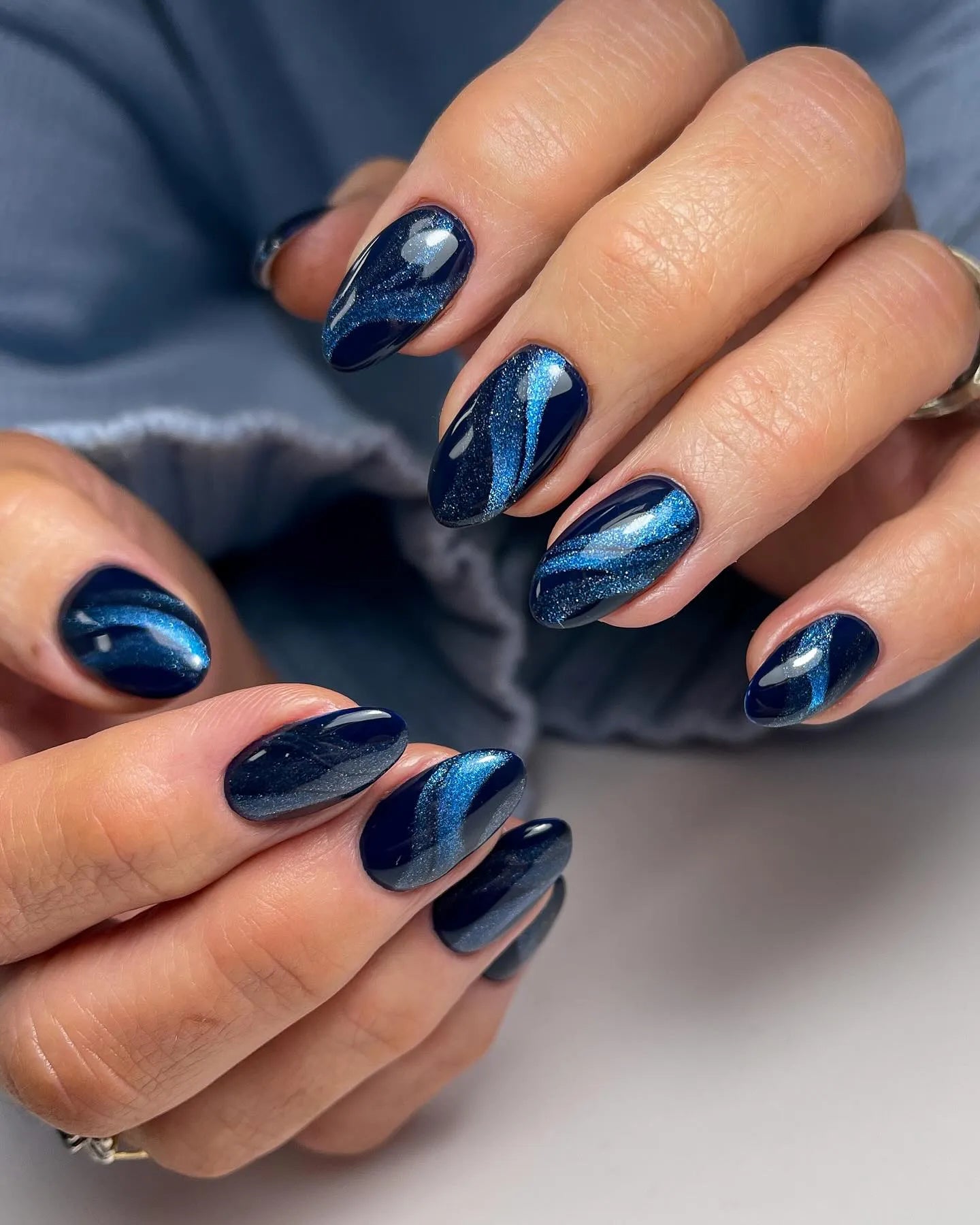 Medium Coffin Cat Eye Effect Medium Coffin Cat Eye Effect — Navy Blue Nails