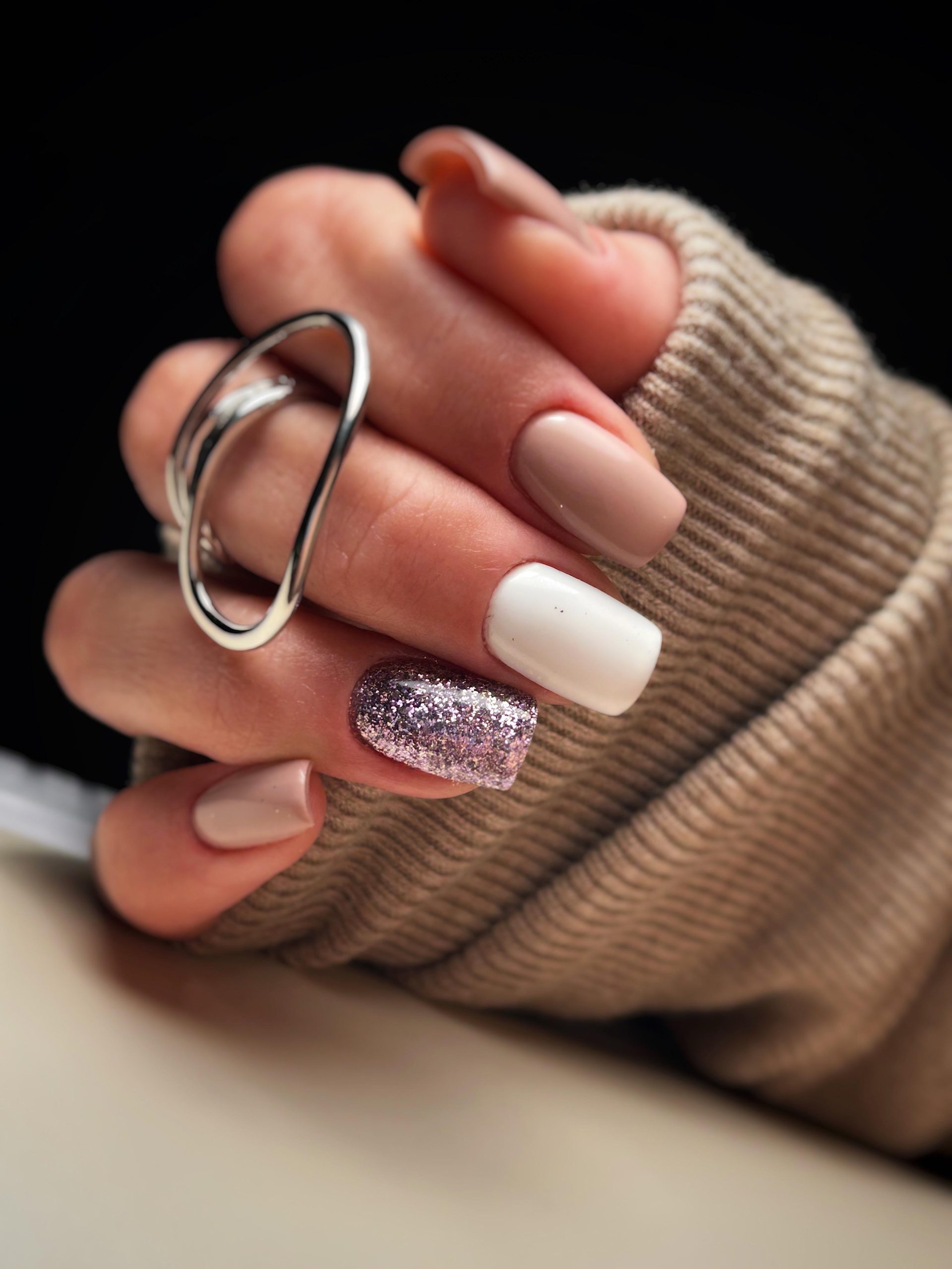 Rose Gold Glitter Neutral Square Nails Rose Gold Glitter Neutral Square Nails — Cute Winter Nails