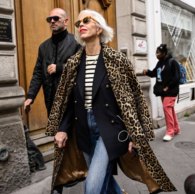 Layered Leopard Coat Over Striped Shirt and Blazer Layered Leopard Coat Over Striped Shirt and Blazer — Leopard Coat Outfits