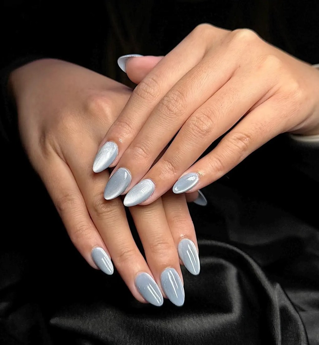 Light Blue Cat-Eye Shimmer — Icy Blue Nails