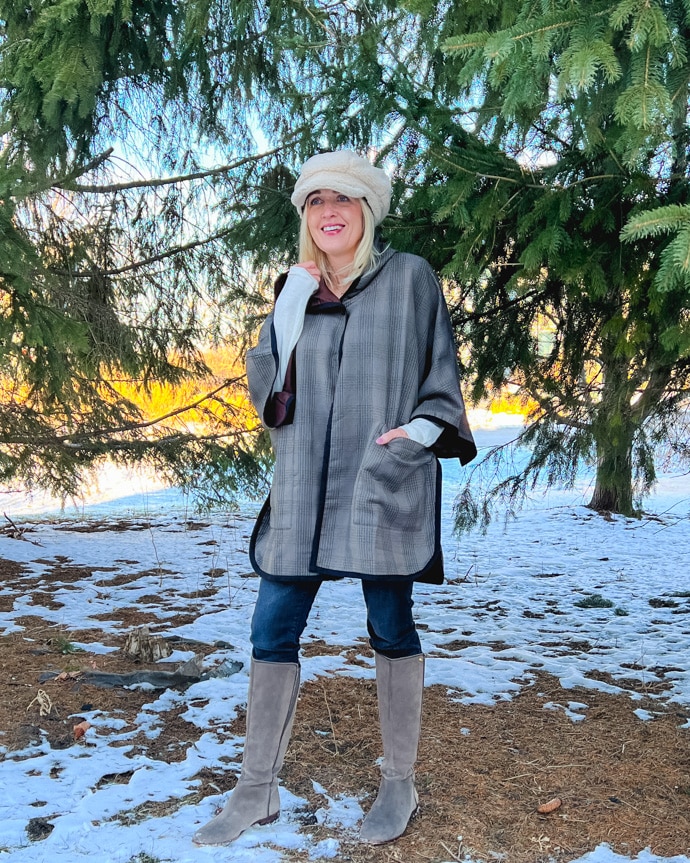 Oversized Poncho and Suede Boots for Winter Charm Oversized Poncho and Suede Boots for Winter Charm — Winter Boots Outfits