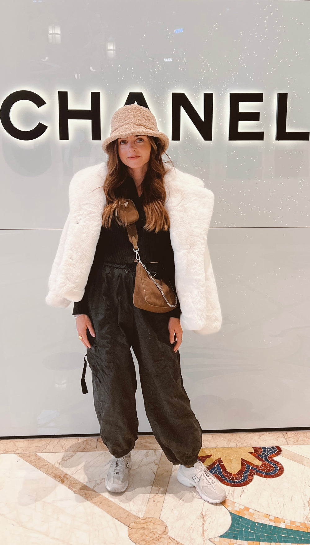 Statement White Faux Fur Coat with Cargo Pants Statement White Faux Fur Coat with Cargo Pants — Las Vegas Winter Outfits