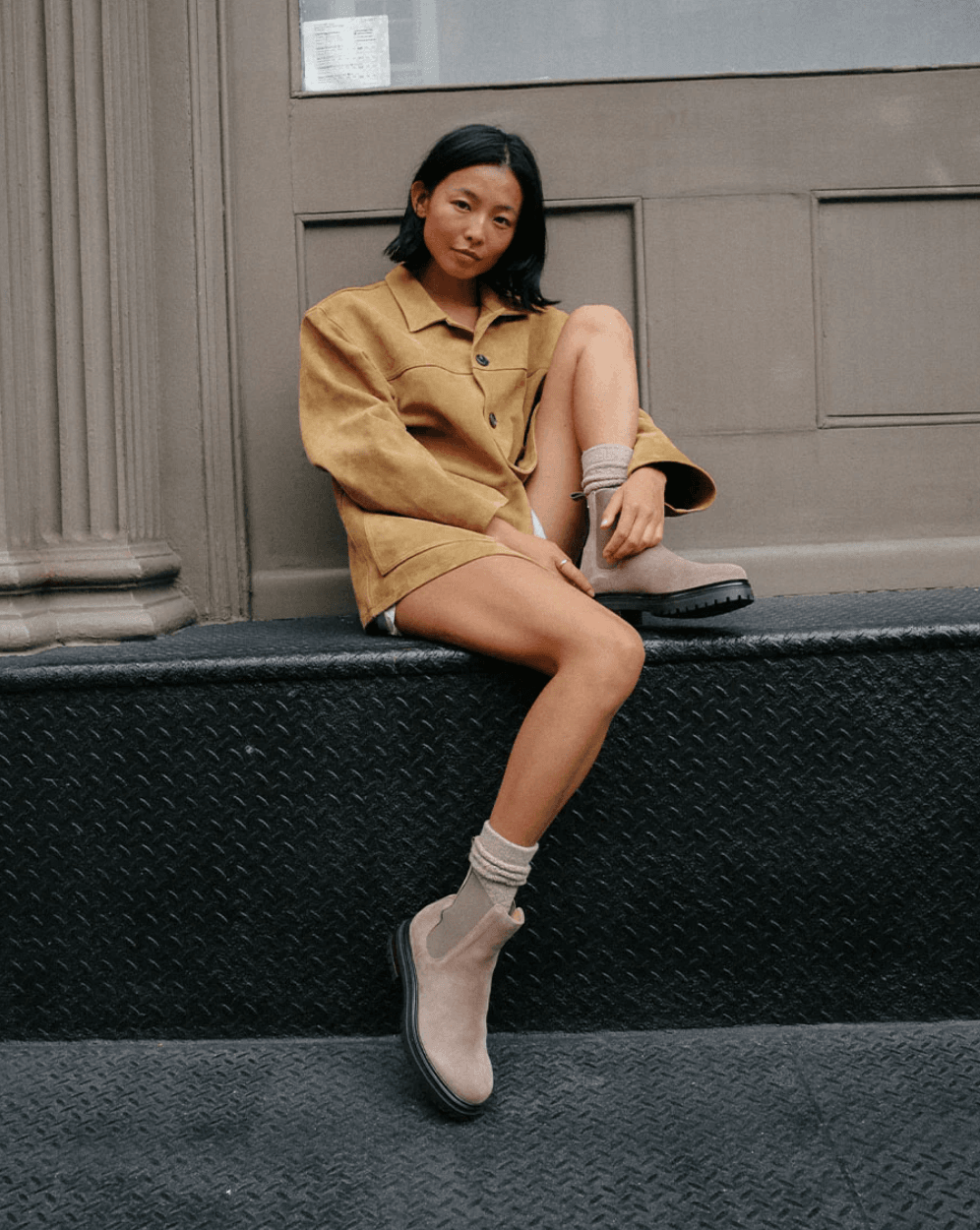 Suede Chelsea Boots with Oversized Shirt Jacket and Ribbed Socks — Chelsea Boots Outfits