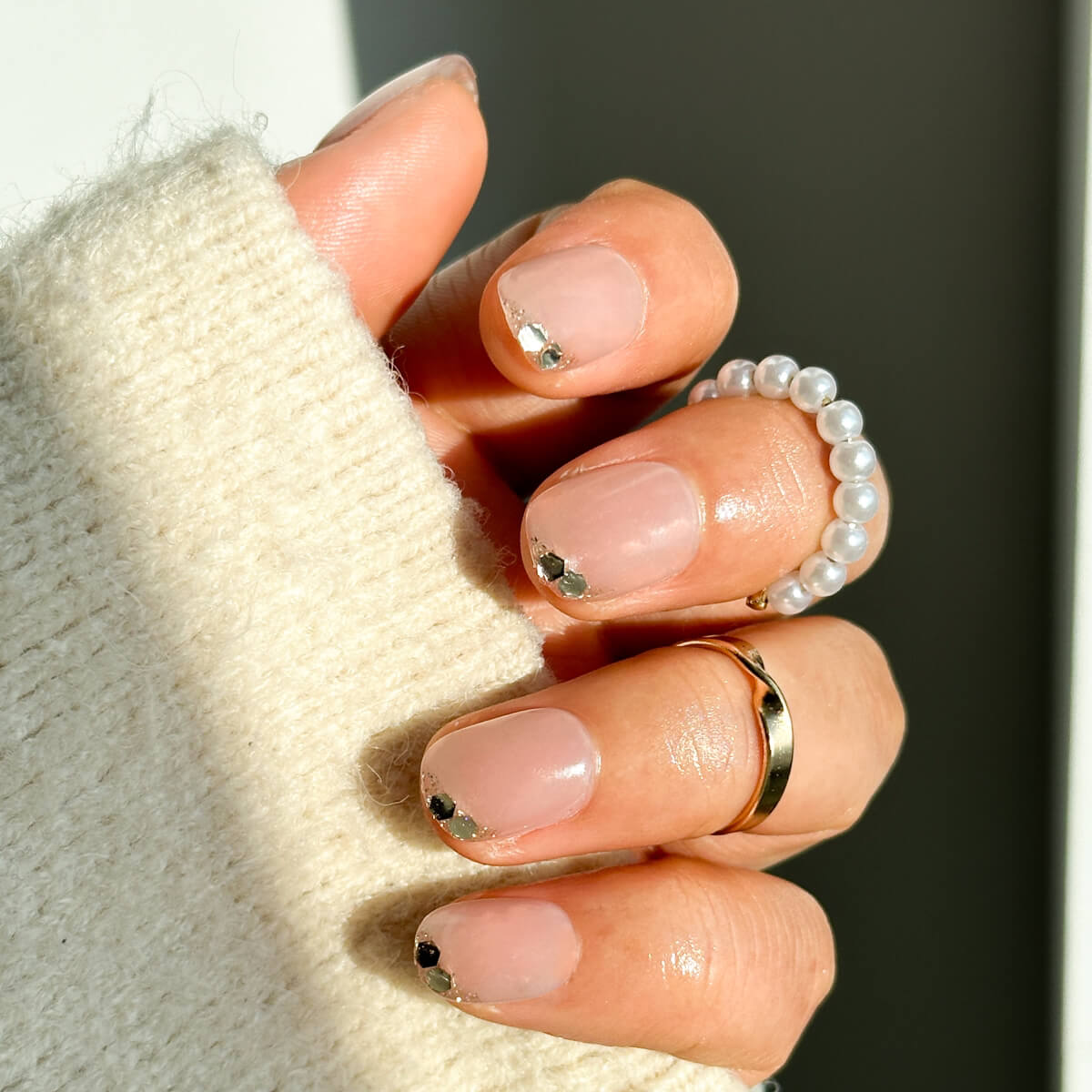 Sheer Pink Glitter Tip Short Square Nails Sheer Pink Glitter Tip Short Square Nails — Winter Square Nails