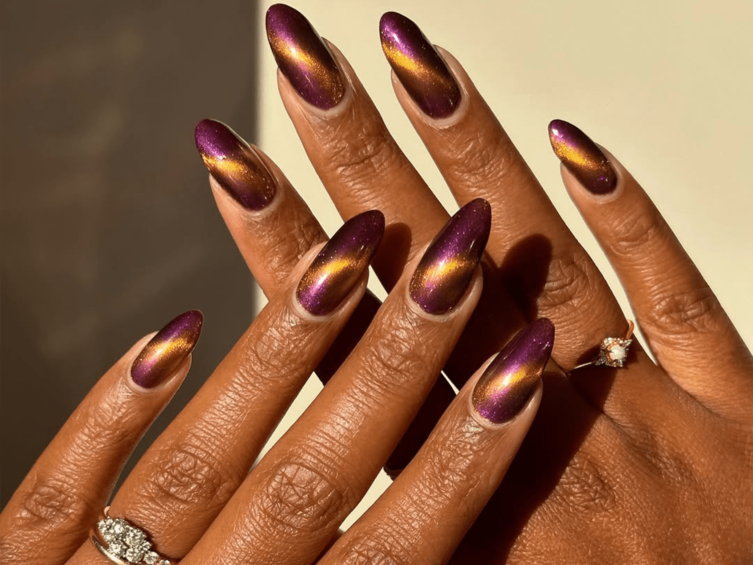 Deep Purple Gold Cat-Eye Almonds Deep Purple Gold Cat-Eye Almonds — Winter Nail Designs