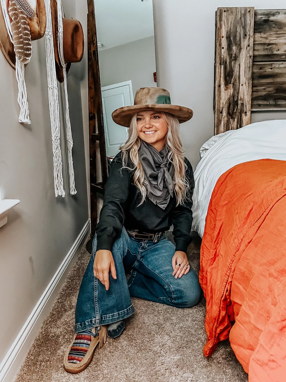 Plaid Jumpsuit with Bandana for a Bold Western Statement Plaid Jumpsuit with Bandana for a Bold Western Statement — Western Winter Outfits
