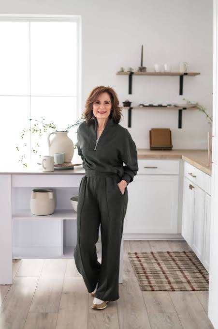 Voluminous Faux Fur Jacket for a Playful Winter Statement Voluminous Faux Fur Jacket for a Playful Winter Statement — Winter Outfits for Moms