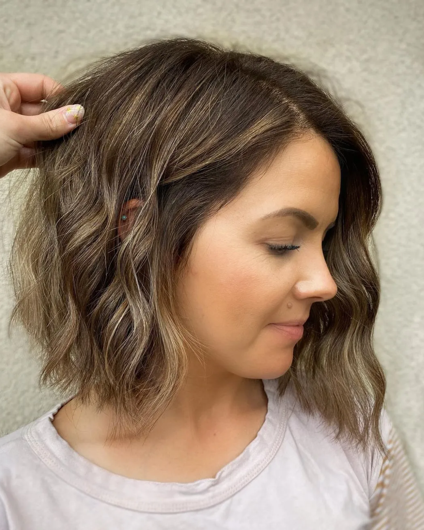 Dimensional Wavy Brown Bob Dimensional Wavy Brown Bob — Low Maintenance Winter Haircuts