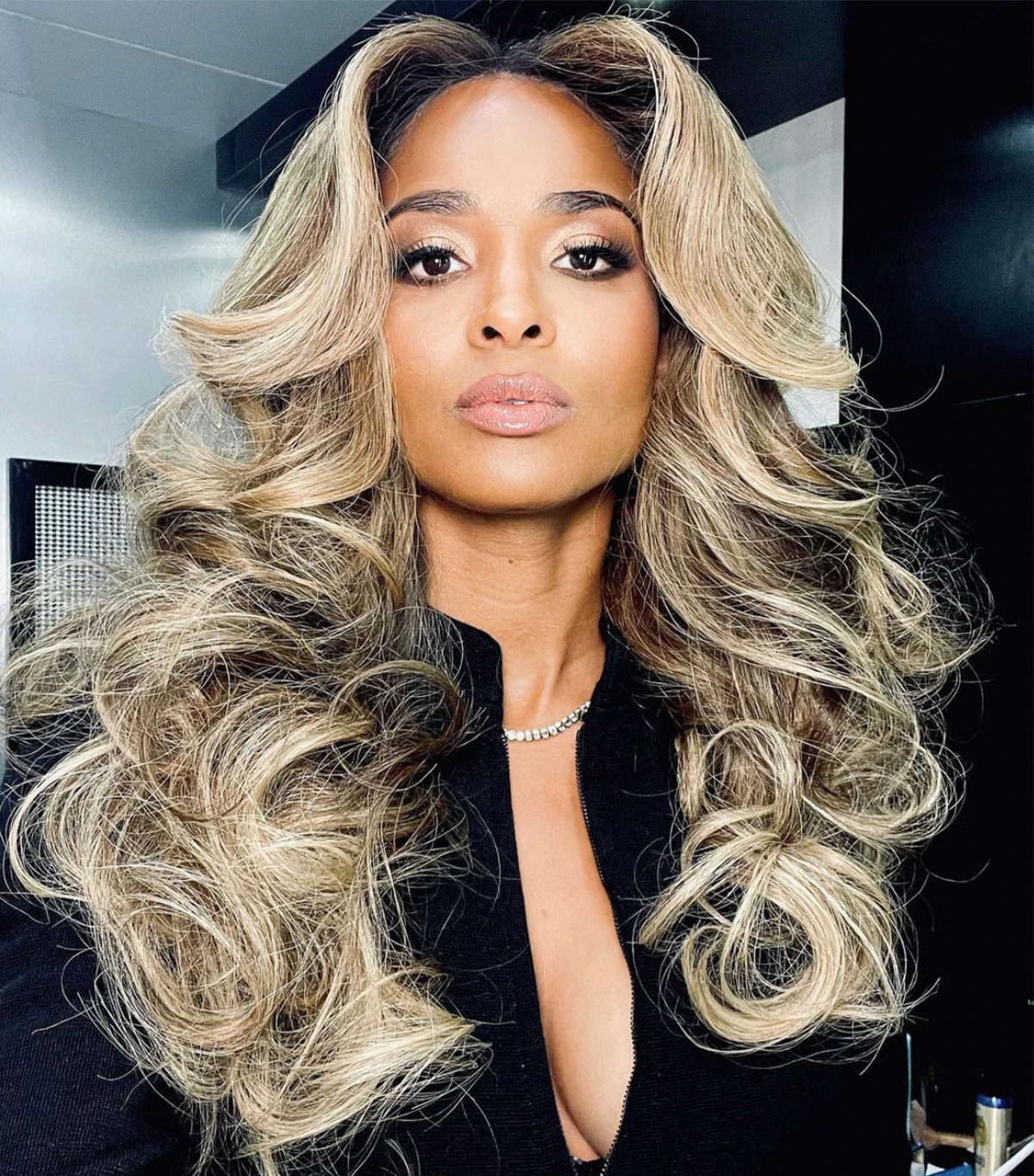 Dark Blonde With Creamy Blonde Curls — Winter Highlights