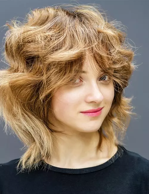 Chin-Length Textured Shag With Highlights Chin-Length Textured Shag With Highlights — Winter Shag Haircuts