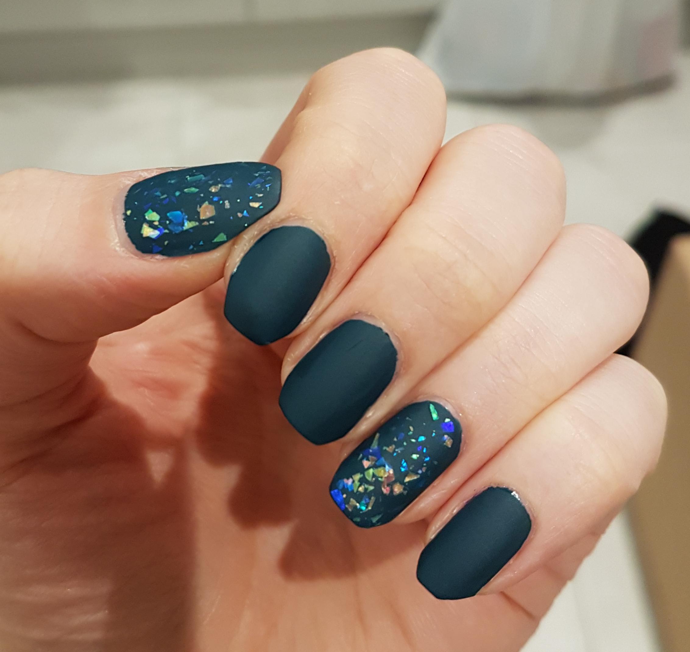 Short Teal Matte With Iridescent Foil Short Teal Matte With Iridescent Foil — Winter Matte Nails