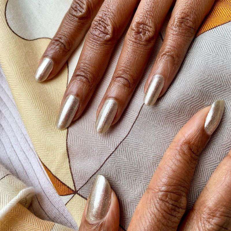 Metallic Champagne Gold Long Almond Nails Metallic Champagne Gold Long Almond Nails — Winter Nail Colors for Dark Skin