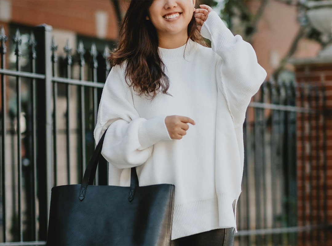 Oversized Cream Knit Sweater for Ultimate Cozy Comfort Oversized Cream Knit Sweater for Ultimate Cozy Comfort — Winter Outfits for Moms