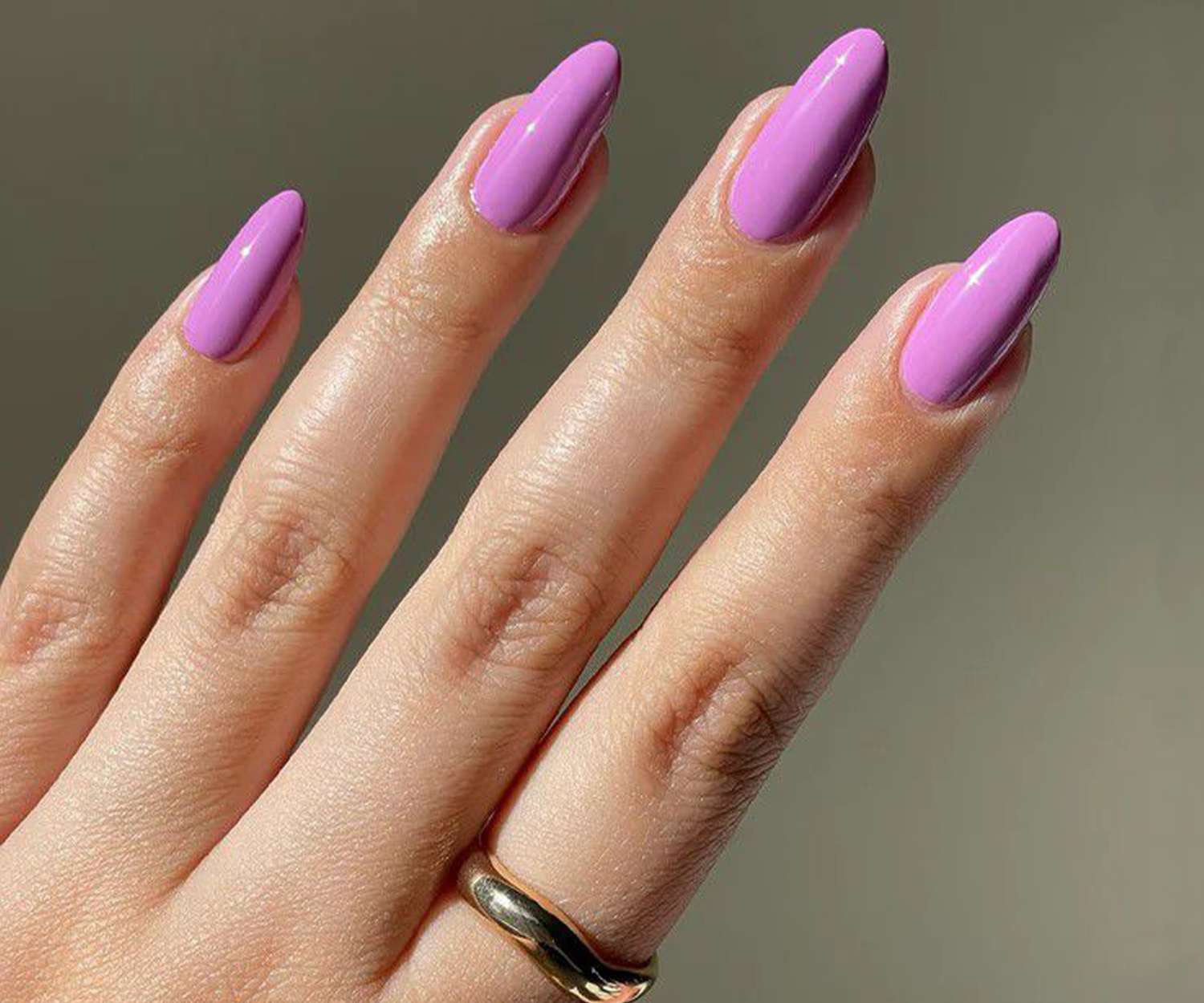 Bold Purple Almond Nails Bold Purple Almond Nails — Winter to Spring Transition Nails