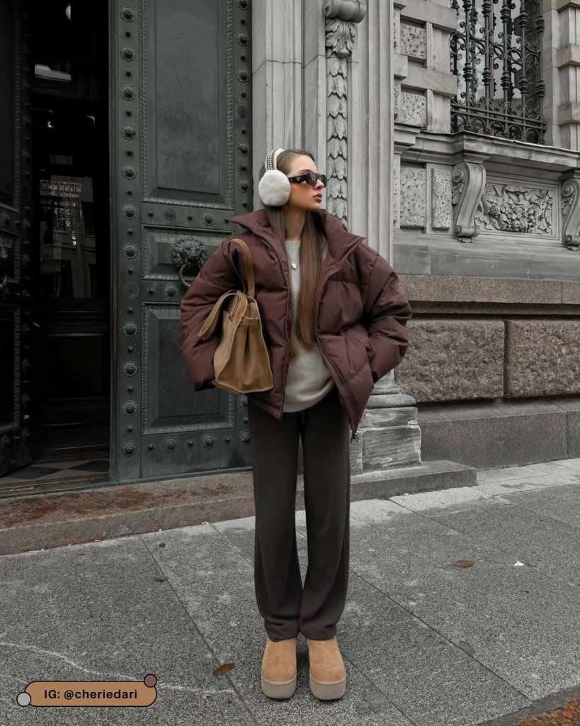 Brown Puffer Jacket with Wide-Leg Trousers and Earmuffs Brown Puffer Jacket with Wide-Leg Trousers and Earmuffs — Parka Outfits