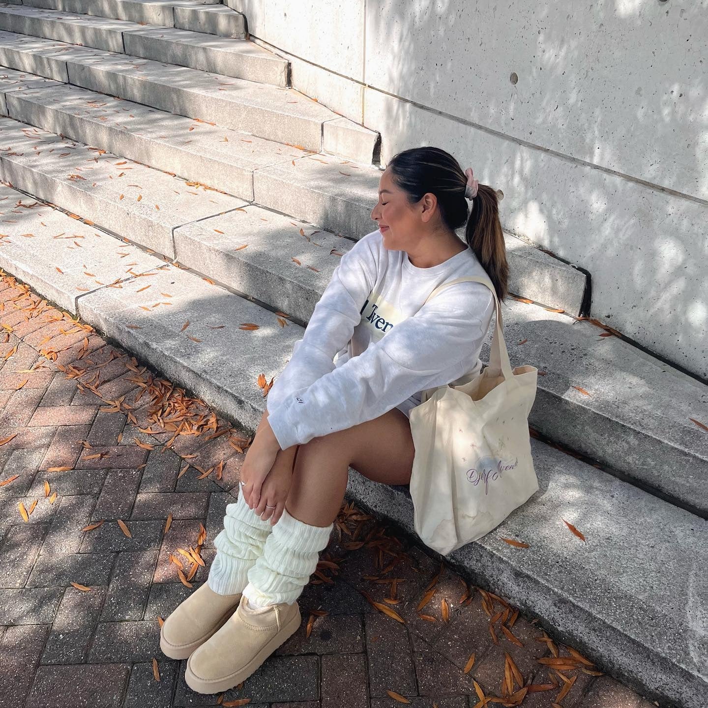 Casual White Leg Warmers with Denim Shorts Casual White Leg Warmers with Denim Shorts — Leg Warmers Outfits