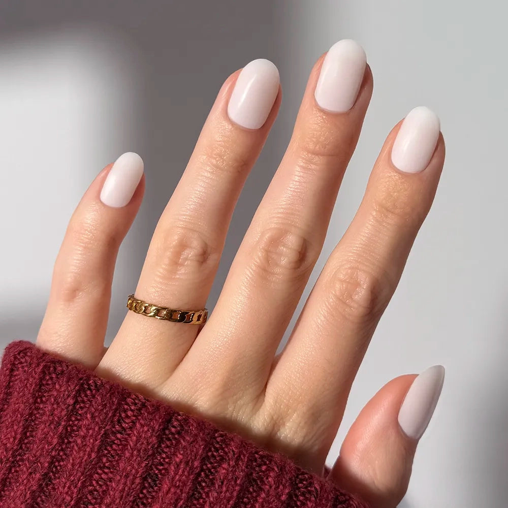 Opaque Milky White Short Oval Nails Opaque Milky White Short Oval Nails — Milky White Nails